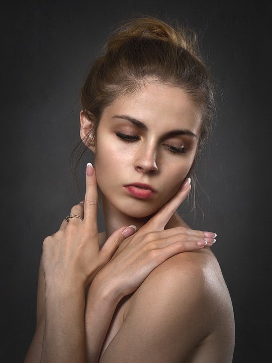 מדוע חלק מהלקוחות מעדיפים ליווי בוגר ואחרים מבקשים ליווי צעיר?